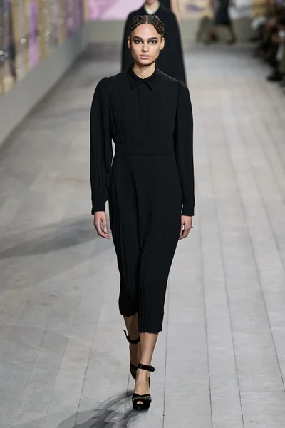 Look 7
